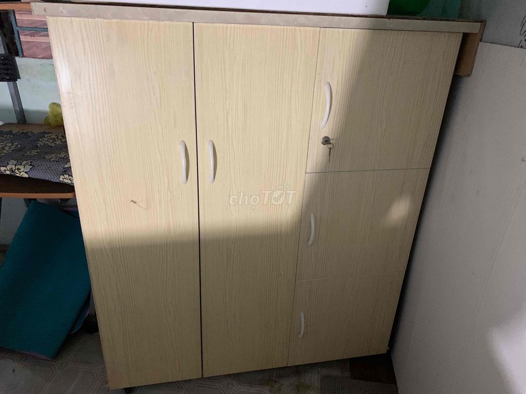 Tủ quần áo gỗ vàng nhạt. Mua bán Tủ, kệ gia đình tại Huyện Hóc Môn Tp Hồ Chí Minh được đăng bởi Hiệp hình 1