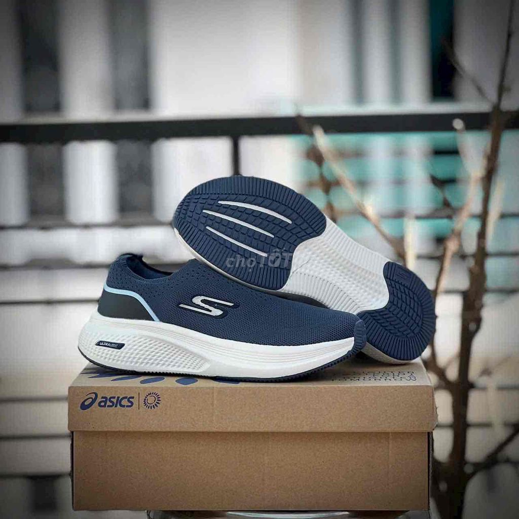 GIÀY SKECHERS - trắng, đen