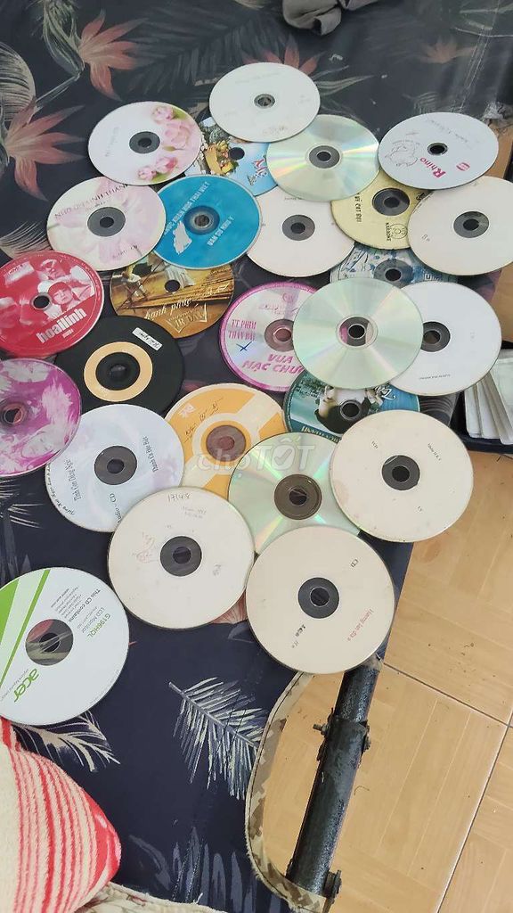 Đĩa CD nhựa nhiều màu đã sử dụng. Mua bán Sở thích khác tại Quận Gò Vấp Tp Hồ Chí Minh được đăng bởi Bếp ăn gia đình MaMa  Soup hình 1