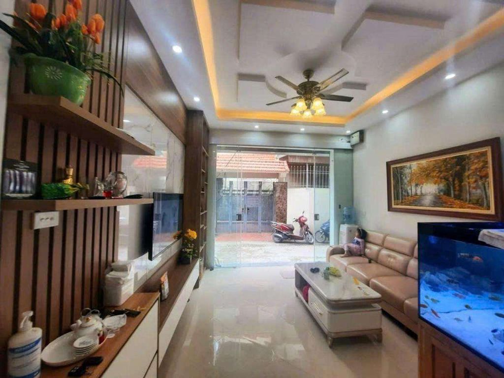 Bán nhà phường Đông Ngạc - ô tô đậu cửa vào nhà - kinh doanh 6.95 tỷ. Mua bán nhà ở tại Quận Bắc Từ Liêm Hà Nội được đăng bởi Lê Tuyết hình 2