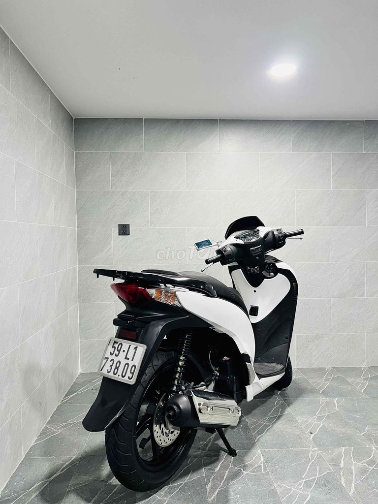 SHVN 125 smartkey lên Form Ý. Mua bán Xe máy tại Quận 7 Tp Hồ Chí Minh được đăng bởi Võ Phương  hình 4