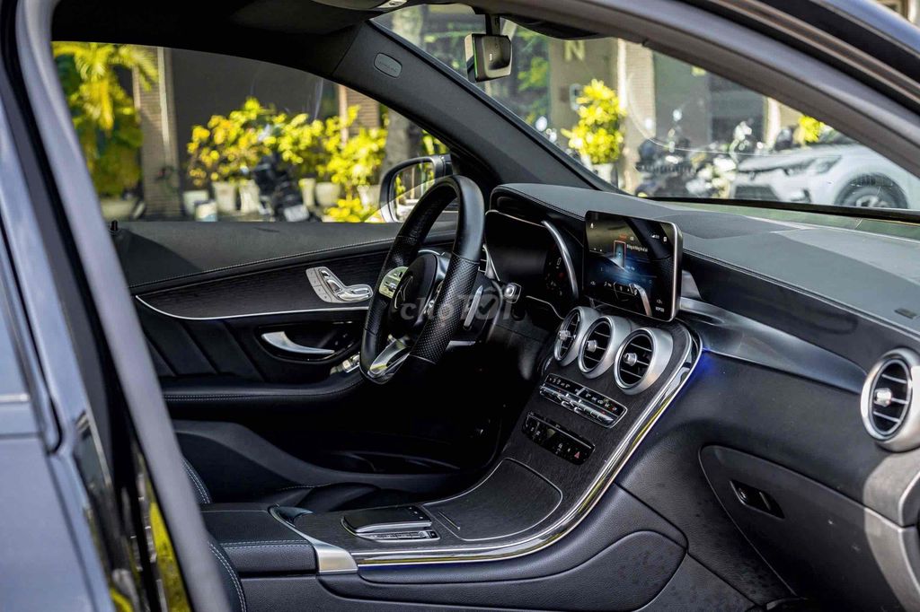 GLC300 COUPE - 2022 màu đen siêu ngầu đẹp xuất sắc. Mua bán Ô tô tại Quận 7 Tp Hồ Chí Minh được đăng bởi Dương Phương hình 16
