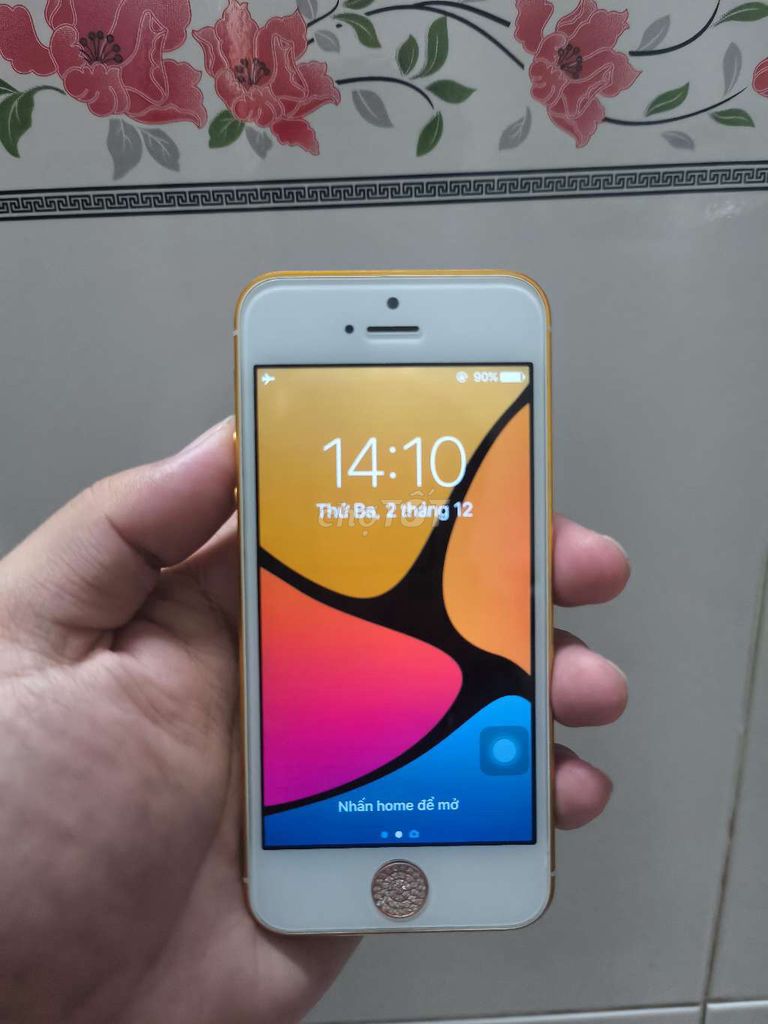 Apple iPhone 5 16GB Vàng. Mua bán Điện thoại tại Thành phố Thuận An Bình Dương được đăng bởi Nguyễn Lam Phụng hình 2