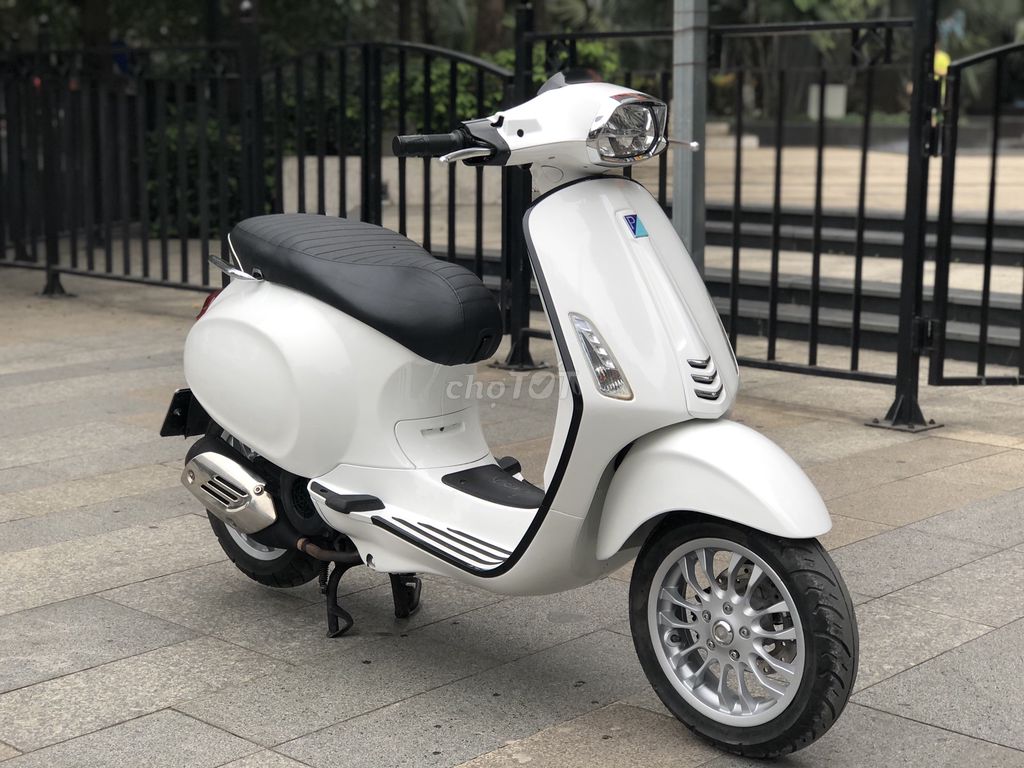 [HỖ TRỢ TRẢ GÓP] Vespa Sprint Trắng đời