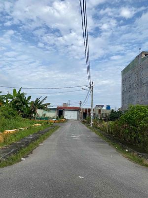 Plot of land 100 m² · Đường Lê Văn Lương