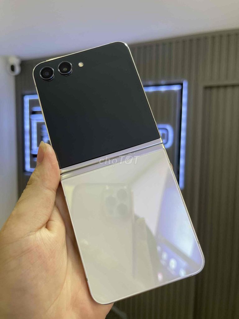 Samsung Galaxy Z Flip 5 256GB Xanh. Mua bán Điện thoại tại Quận 3 Tp Hồ Chí Minh được đăng bởi Nguyễn Văn Tài hình 1
