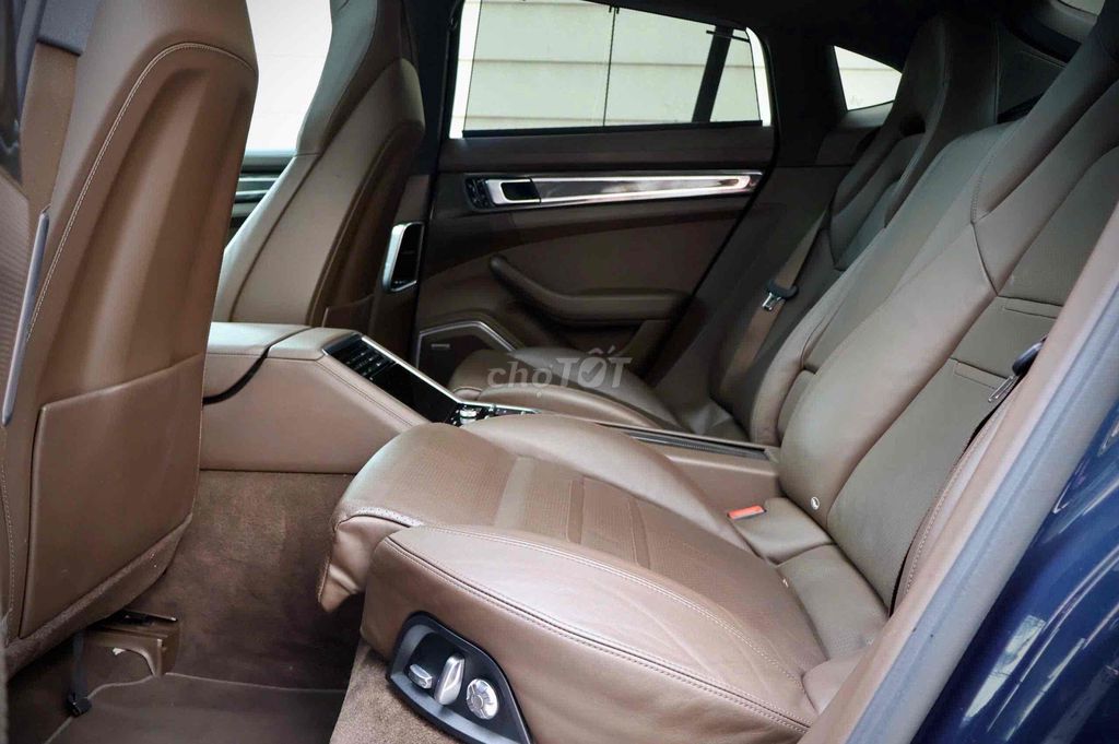 Porsche Panamera 3.0 V6 model 2018. Mua bán Ô tô tại Quận 8 Tp Hồ Chí Minh được đăng bởi Khoa nguyễn hình 10