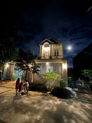 Bán biệt thự Trung Đông 7, DT: 10x18,5m. Trệt lầu. Gara ôtô, sân vườn. Mua bán nhà ở tại Huyện Hóc Môn Tp Hồ Chí Minh được đăng bởi Dương Phú Tiến