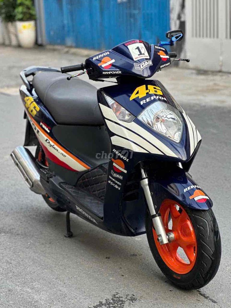 Honda Dylan Repsol biển số 0909. Mua bán Xe máy tại Quận 7 Tp Hồ Chí Minh được đăng bởi Hoàng Lambada hình 3