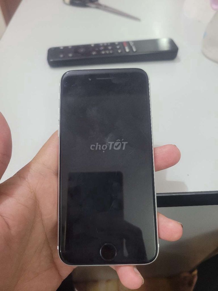 iphone SE 2 2020, quốc tế, chính chủ, màn zin. Mua bán Điện thoại tại Quận 10 Tp Hồ Chí Minh được đăng bởi Lâm hình 1