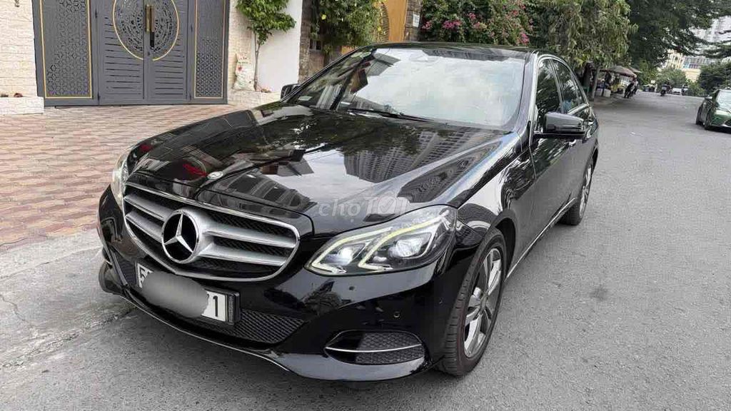 Mercedes E250 2015 черный