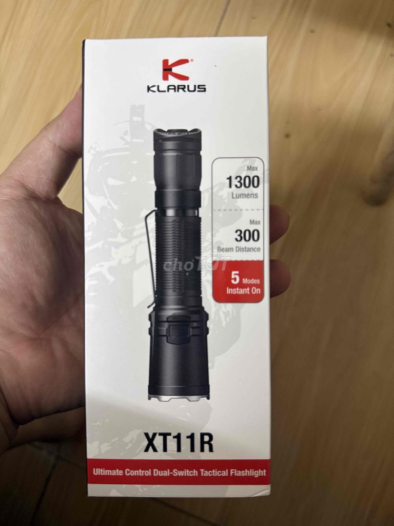 Đèn pin Klarus XT11R Đen mới nguyến seal. Mua bán Đèn tại Quận Tây Hồ Hà Nội được đăng bởi có gì bán đó hình 1
