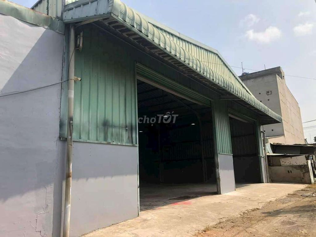 Cho thuê xưởng thạnh xuân 52
-Dt: 170m2, điện , nước đầy đủ
Giá 10tr