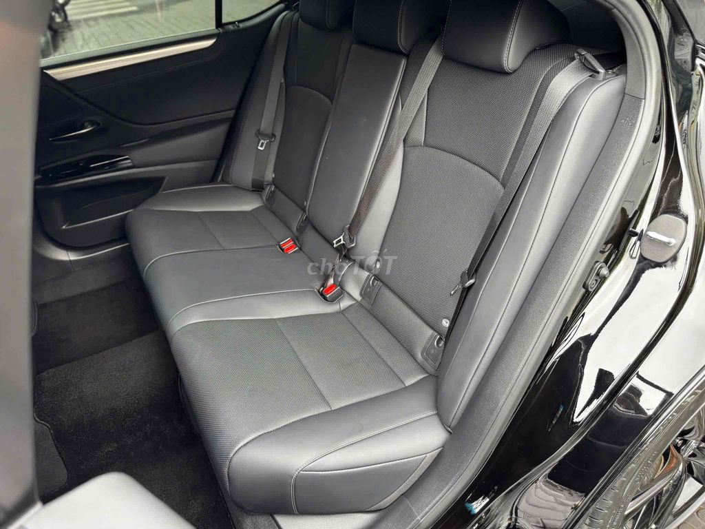 Lexus ES250 F.Sport sx 2021 nhập Nhật siêu đẹp. Mua bán Ô tô tại Quận Cầu Giấy Hà Nội được đăng bởi Cao Quý hình 17