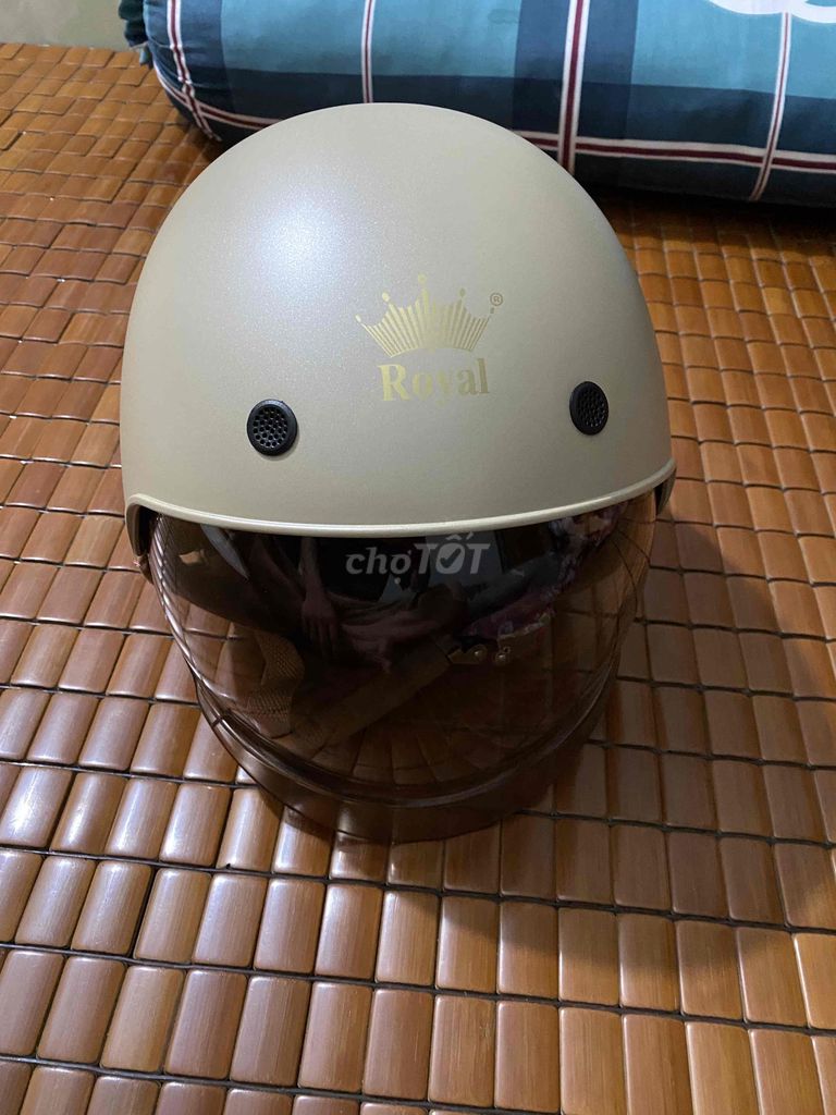 nón bảo hiểm hiệu Royal vòng đầu 58, 60 đội vừa. Mua bán Phụ tùng xe tại Thị xã Ngã Năm Sóc Trăng được đăng bởi HaoTrinh shop hình 2