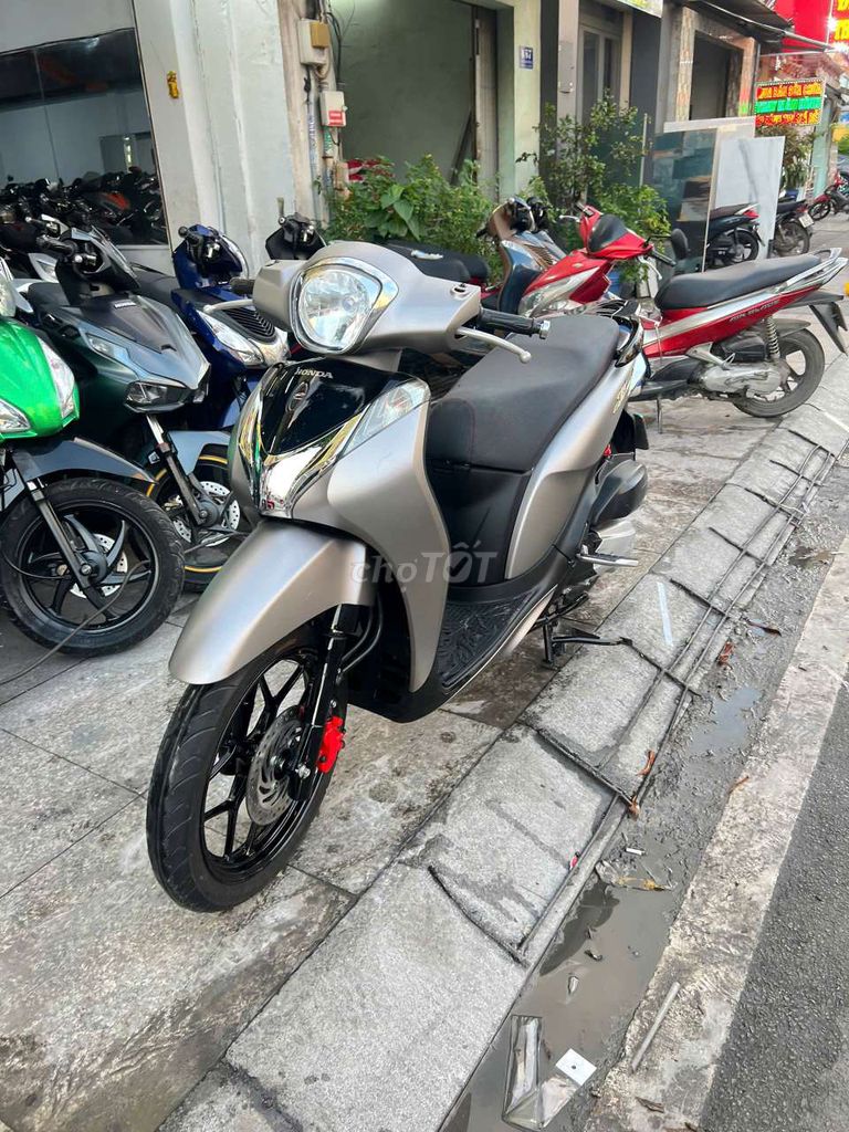 Honda SH mode 2015 mới 90% Bstp chính chủ. Mua bán Xe máy tại Quận Tân Phú Tp Hồ Chí Minh được đăng bởi Tuanduy hình 1