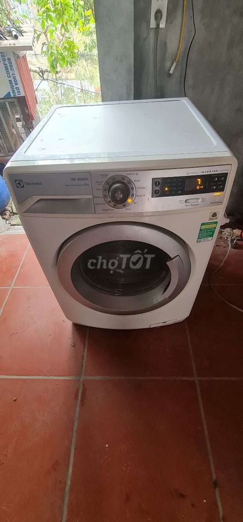 Máy giặt cửa nganh electrolux 9kg còn đẹp 90%