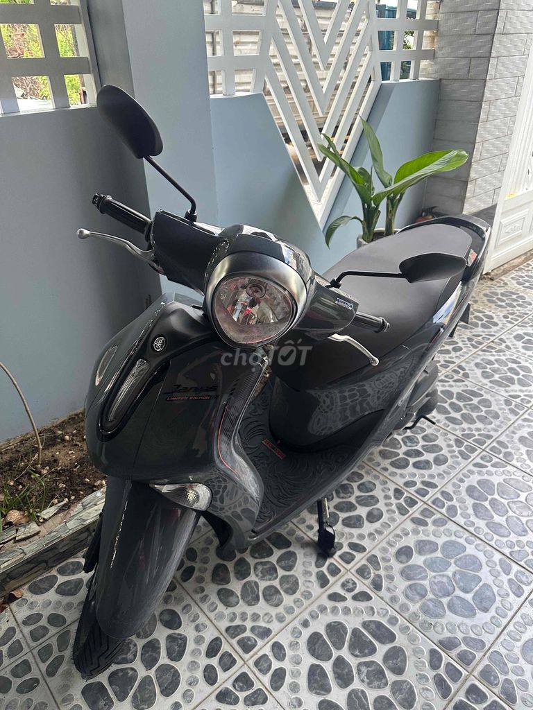 Yamaha Janus 2026 Серый