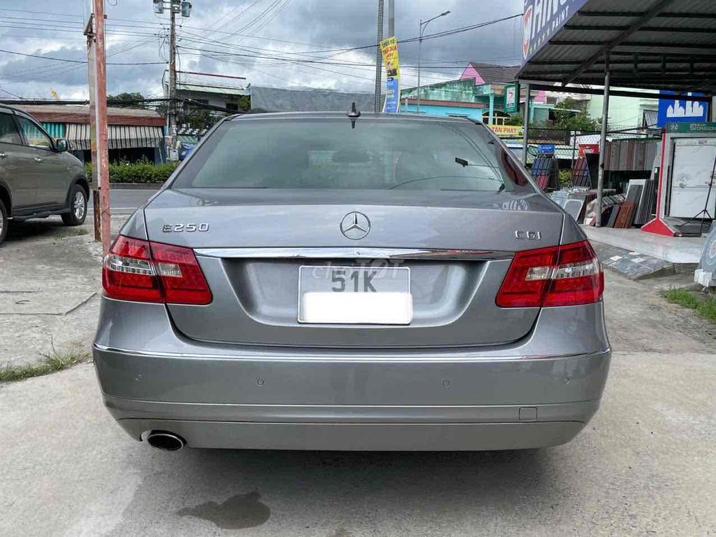 E250 1.8CGi rất mới, cuối 2009 form mới. Mua bán Ô tô tại Thành phố Mỹ Tho Tiền Giang được đăng bởi NGHĨA NHÂN chuyên xe đẹp hình 2