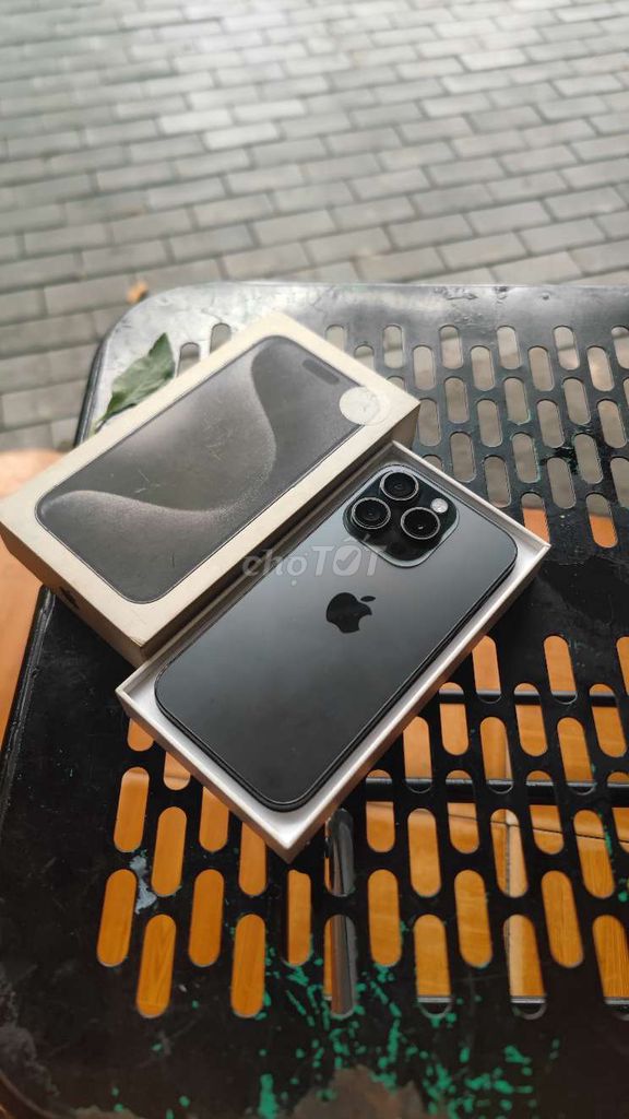 iPhone 15 Pro 128GB Đen Việt Nam. Mua bán Điện thoại tại Thành phố Thủ Dầu Một Bình Dương được đăng bởi LakMobile  hình 1
