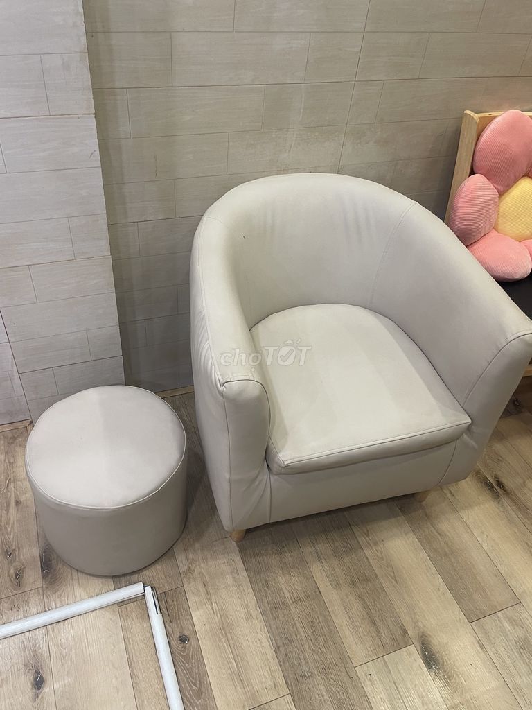 Ghế sofa đơn Da Trắng kem Đã sử dụng. Mua bán Bàn ghế tại Quận Phú Nhuận Tp Hồ Chí Minh được đăng bởi Sen Phạm hình 1
