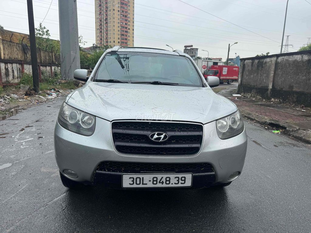 Hyundai SantaFe 2008 серебристый 7 мест автомат бензин