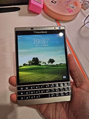 Điện thoai Blackberry Passport 32Gb