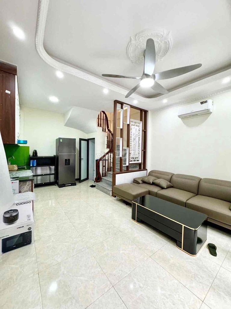 Nhà Ngọc Lâm,LB Giá Siêu Tốt Ô Tô Đỗ CỬa,Mới Đẹp Ở Ngay Sang Phố Gần. Mua bán nhà ở tại Quận Long Biên Hà Nội được đăng bởi Nguyễn Thị Lan hình 1
