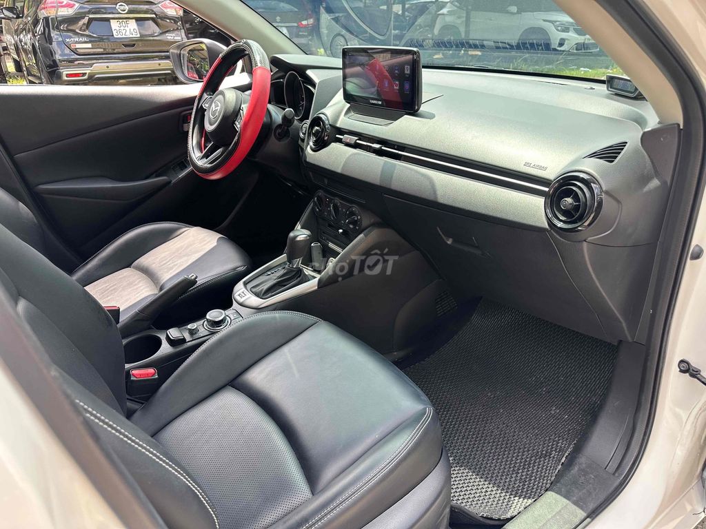 Mazda 2 2020 1.5 AT Deluxe - 38000 km Trắng. Mua bán Ô tô tại Quận Cầu Giấy Hà Nội được đăng bởi Vũ Kiên hình 8