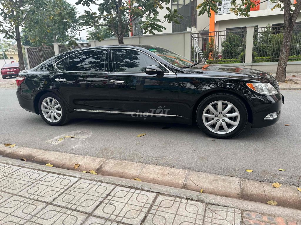 Lexus LS460L 2008 Bản dài L Đen. Mua bán Ô tô tại Quận Long Biên Hà Nội được đăng bởi Long hình 4