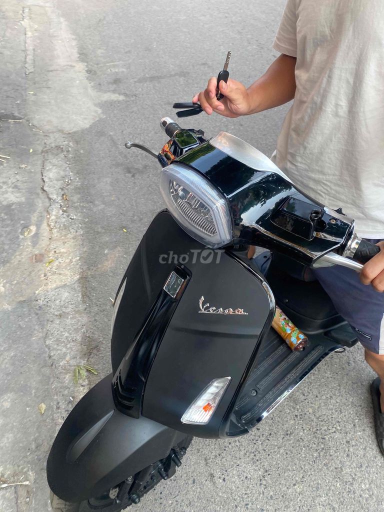 Электроскутер Piaggio Vespa Матовый черный