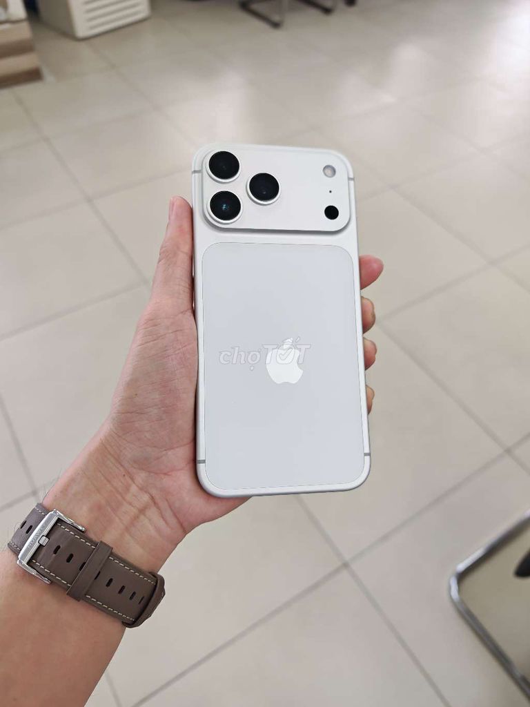 Apple iPhone 17 Pro Max Bạc (14 Promax độ vỏ). Mua bán Điện thoại tại Thành phố Mỹ Tho Tiền Giang được đăng bởi Ân  hình 1