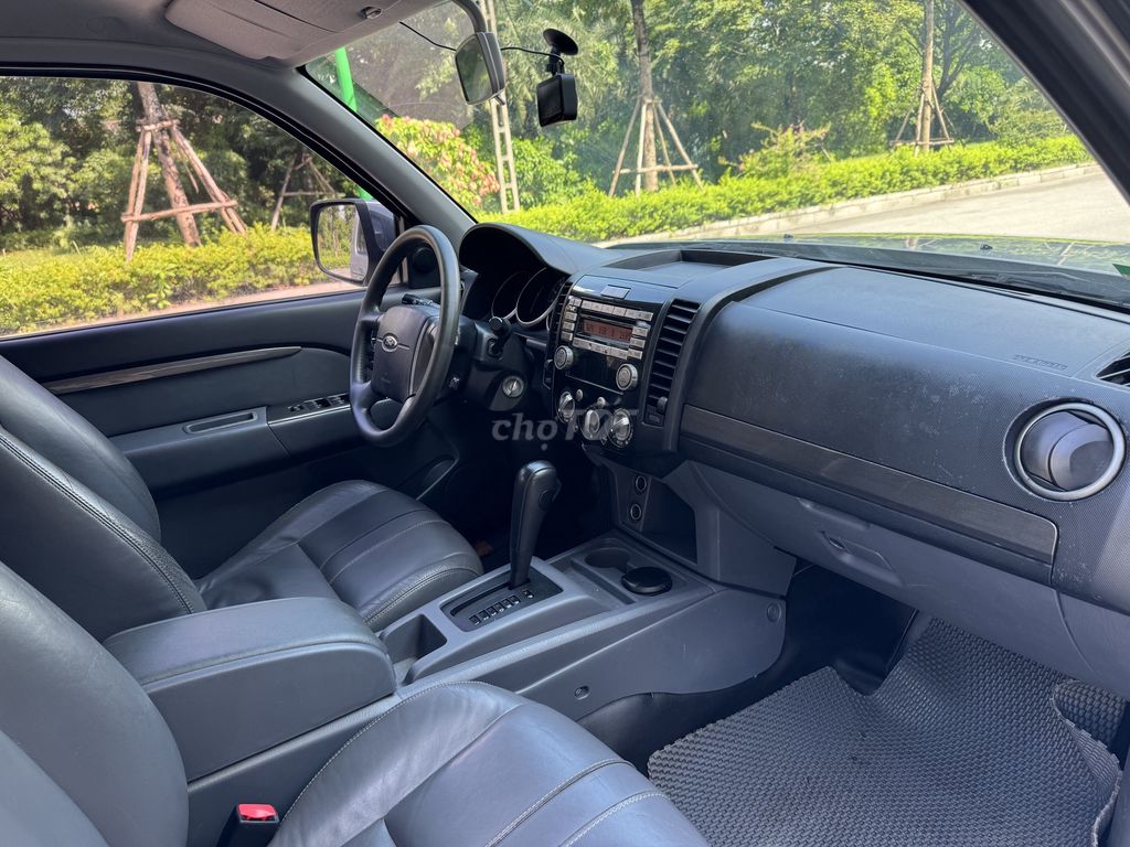 Ford Everest 2014 Limited 4x2 - siêu mới. Mua bán Ô tô tại Quận Long Biên Hà Nội được đăng bởi Mr. Đại mua bán ô tô hình 7