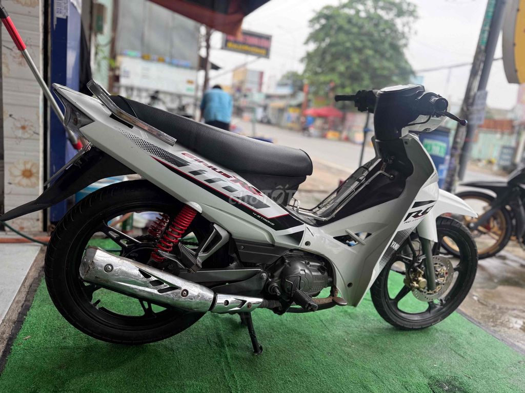 sirius 212 đẹp keng aceđi học,đi làm rất ok. Mua bán Xe máy tại Huyện Bình Chánh Tp Hồ Chí Minh được đăng bởi CH HƠN PHÁT CHUYÊN MUA BÁN XE CŨ MỚI hình 3