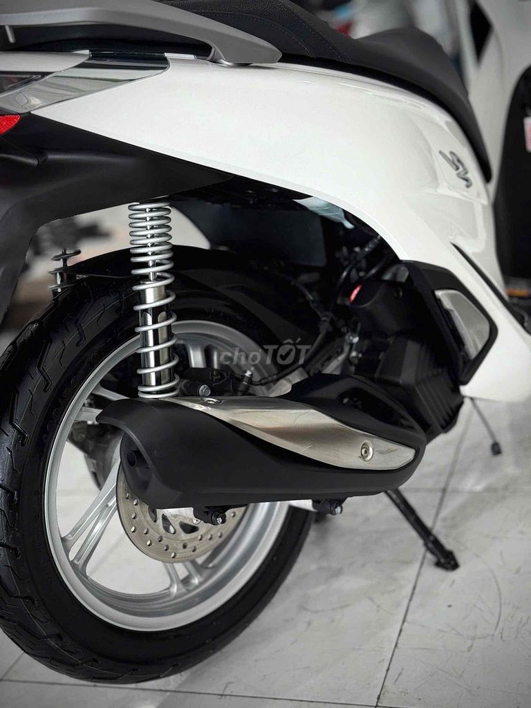 Sh125i 2025 Odo3k Lướt chính chủ ký ( Hỗ trợ GÓP ). Mua bán Xe máy tại Thị xã Phú Mỹ Bà Rịa - Vũng Tàu được đăng bởi Cửa Hàng Xe Máy Phú Mỹ hình 3
