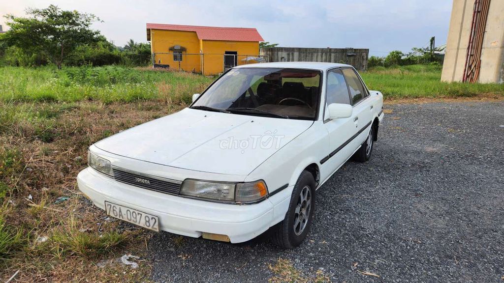 Toyota Camry 1988 photo 3