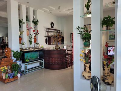 Biệt thự đường hải đăng vũng tàu 400m2 có 260m2 thổ cư sân vườn sẵn. Mua bán nhà ở tại Thành phố Vũng Tàu Bà Rịa - Vũng Tàu được đăng bởi Chính chủ 