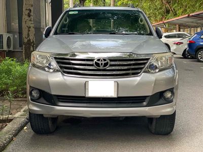 Toyota Fortuner xăng 2.7V 2014 1 cầu bks Hà Nội. Mua bán Ô tô tại Quận Cầu Giấy Hà Nội được đăng bởi Nguyễn Văn