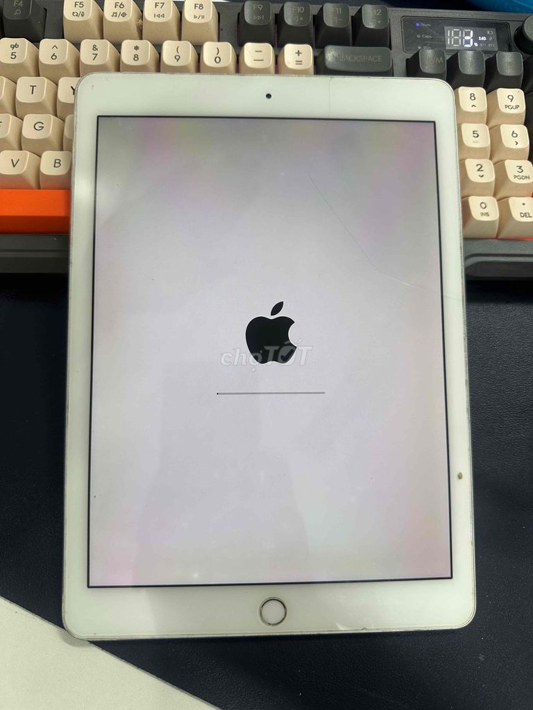 Apple iPad Pro 9.7 32GB 4G Bạc Đã sử dụng. Mua bán Máy tính bảng tại Quận Hoàng Mai Hà Nội được đăng bởi Mr Đạt Vinfast hình 1