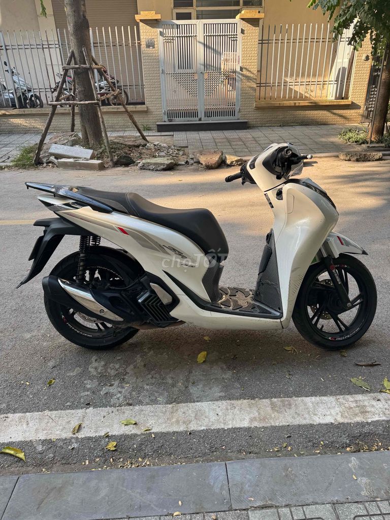 SH 150 ABS 2020 Trắng đã lên đèn. Mua bán Xe máy tại Quận Hà Đông Hà Nội được đăng bởi tùng hình 2
