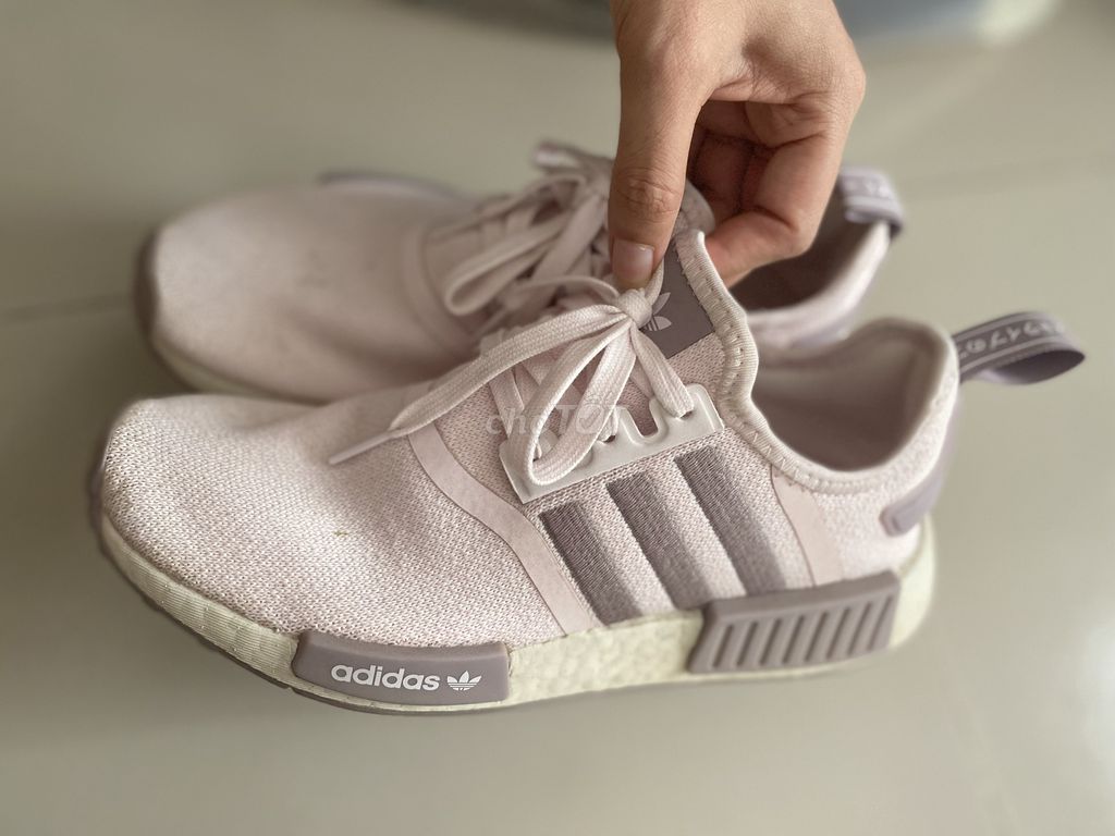 Adidas NMD_R1 size 5 UK (23.3 cm) mới trên 96%