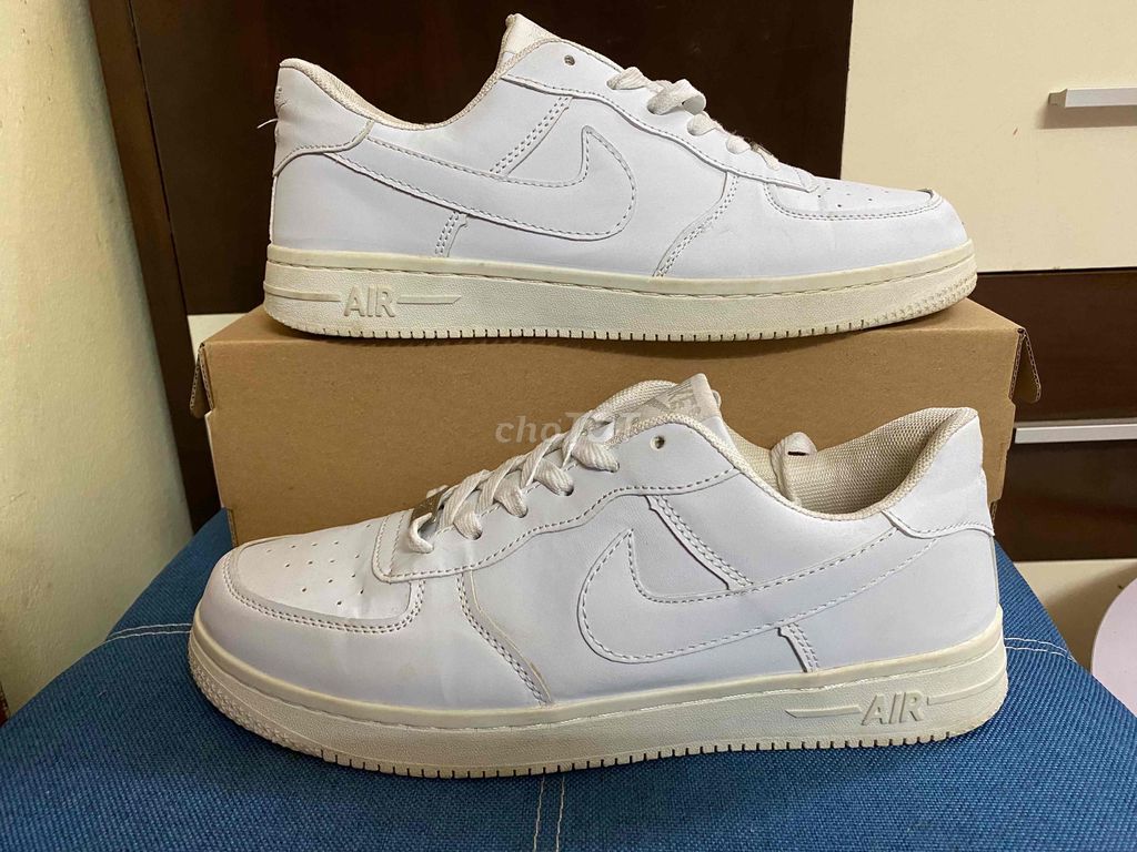 Giày 2hand size 42 hiệu Nike