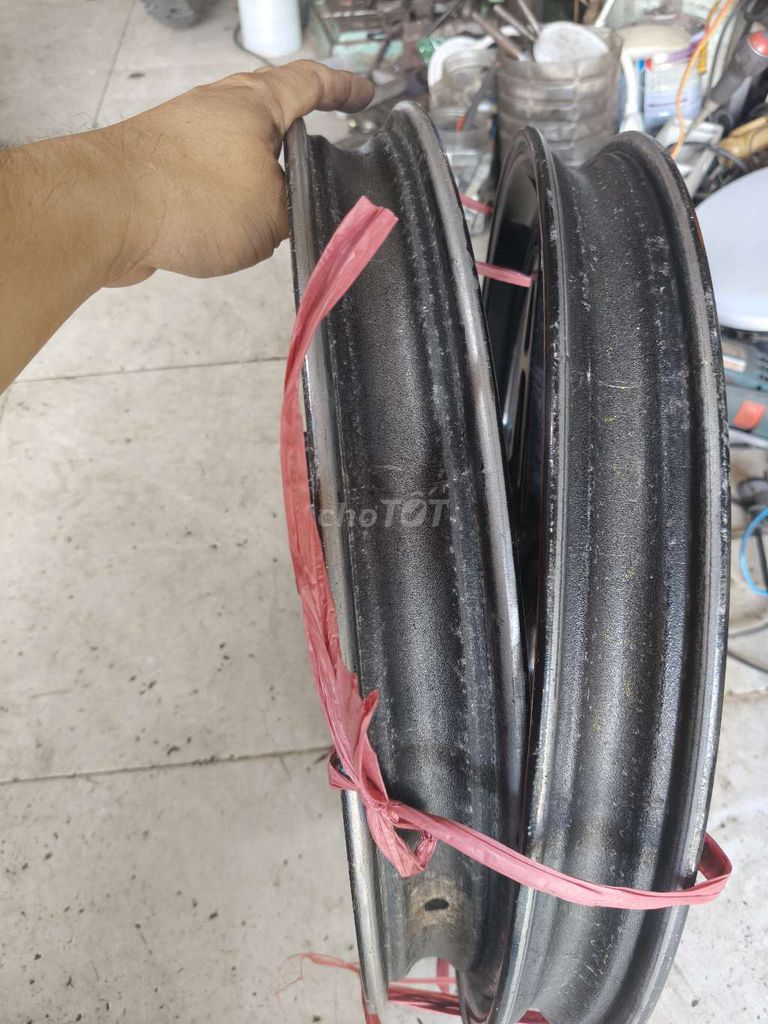 Cần bán gấp cặp mâm sirus mâm đẹp thẳng không đảo. Mua bán Phụ tùng xe tại Thành phố Thủ Dầu Một Bình Dương được đăng bởi Hoàng  hình 5