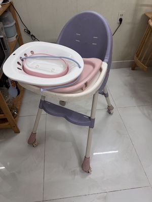 Tặng ghế ăn dặm và thau tắm baby. Mua bán Mẹ và bé tại Thành phố Thủ Đức Tp Hồ Chí Minh được đăng bởi Trung