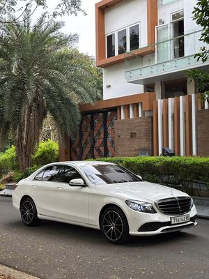 Merc C200 Exclusive Trắng/Kem sản xuất 2021 !