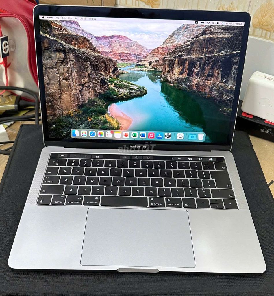 MACBOOK PRO 2019 (13.3