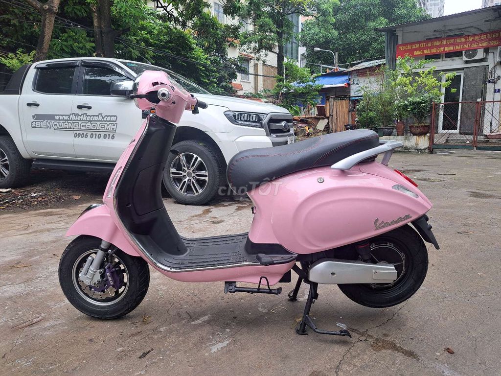 Bán xe điện Vespa hồng bình mới 100%