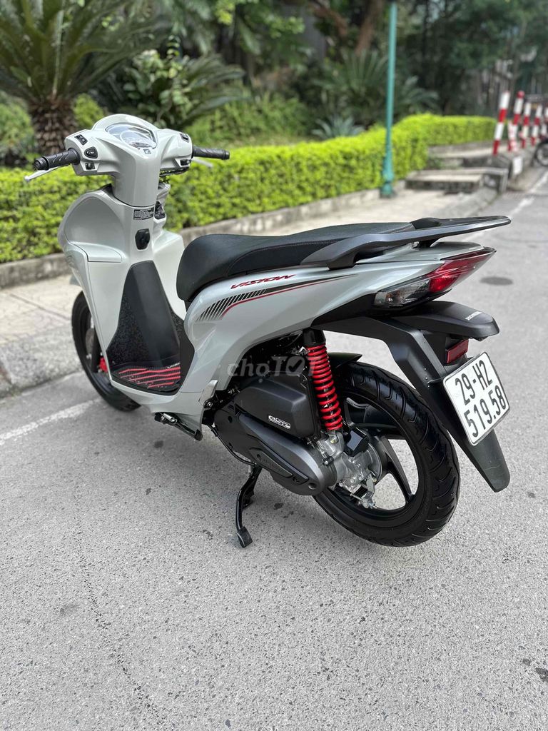 Honda Vision 2023 thể thao - 29H2-519.58. Mua bán Xe máy tại Quận Hoàng Mai Hà Nội được đăng bởi Xe Máy Quân Oanh  hình 4