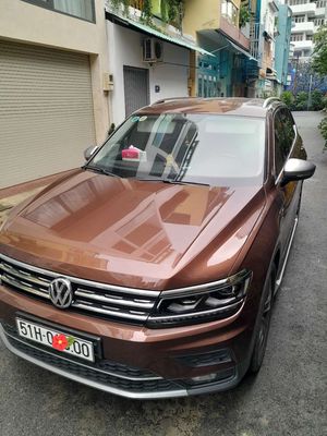 Volkswagen Tiguan Allspace Nâu 45000 km. Mua bán Ô tô tại Quận Bình Thạnh Tp Hồ Chí Minh được đăng bởi Thanh Long