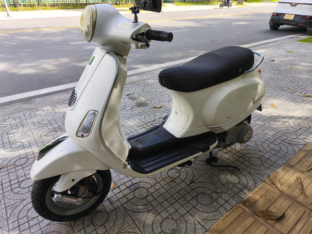 Piaggio Vespa FI 2011 Trắng. Mua bán Xe máy tại Thành phố Thủ Đức Tp Hồ Chí Minh được đăng bởi Phạm Tấn Tiền hình 4